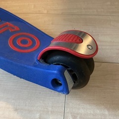 キックボード　m-cro maxiの画像