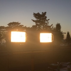 ■配達可■ハロゲン投光器  三脚タイプ 500W×2灯 新興製作所 SHL-500D IP44 防塵防水の画像