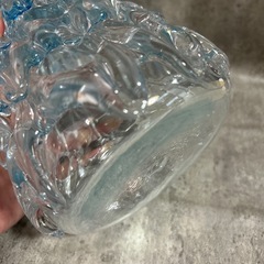 青と透明のガラスデキャンタ　瓶の画像