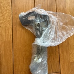 キャリア用カラーバンドMと自転車のスタンドの画像