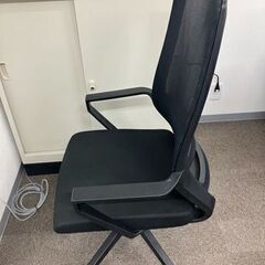 【値下げしました】イトーキ製 回転チェア YWA-(ブラック)の画像
