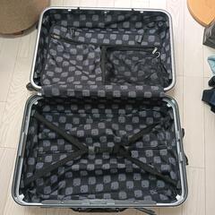 鍵2本、タイヤ破損あり！大きめはスーツケースあげます。の画像