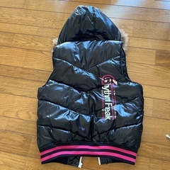 ファー付きフードベストの画像