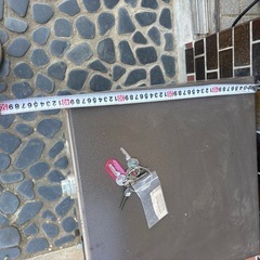 金庫　貴重品入れ　書類　事務用品の画像