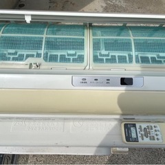 東芝10畳用ルームエアコン　2013年製　可動品
の画像