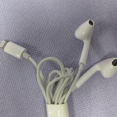 ( M-832 )iPhone用 イヤホン ３個まとめて まとめ売り 中古 動作確認済みの画像