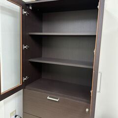 ≪値下げ相談OK≫オフィスキャビネット　ITOKI(イトーキ) ガラス扉付ラテラルキャビネットの画像