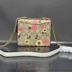 [コーチ] klare 花 シリーズ レディース ショルダーバッグ コンパクト 斜め掛けバッグ ミニ オルガンバッグの画像