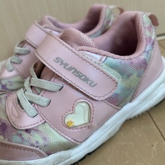 女の子靴の画像
