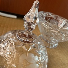 クリスタル ガラス 蓋つきディッシュ ガラスジャーの画像