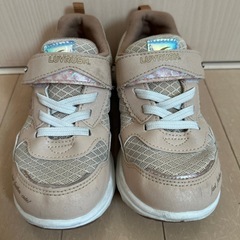 女の子靴の画像