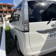 日産セレナ　ハイブリッドの画像