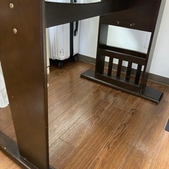 ダイニングテーブルの画像