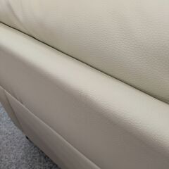 ジモティー見た！で5%OFF【2人掛けソファ】レイコージャパン SHEER ノーブル 革製 ソファ ハイバック 未使用品 アウトレット家具：アイボリーの画像