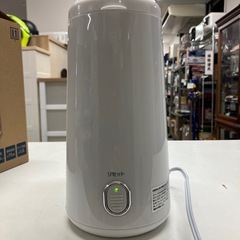 I　2509-040 アイリスオーヤマ　加熱式加湿器　 KSHM-120RA 2023年製　通電確認済み　キズ汚れあり
の画像