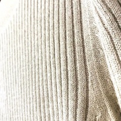 【受付中‼️】GU★ラメ生地★ハイネックリブセーター★レディース Mサイズ★いつでもお渡し可能です⭕️  の画像