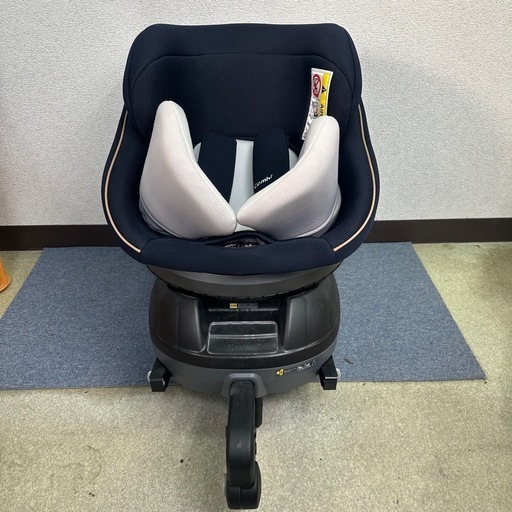 115 Combi チャイルドシート ネイビー