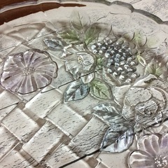 ガラス　大皿　31cm   花柄の画像