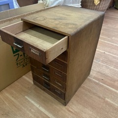 書類・小物整理棚です。の画像