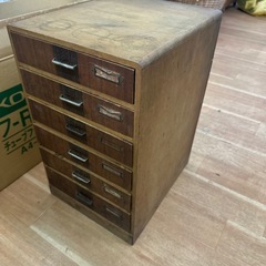 書類・小物整理棚です。の画像