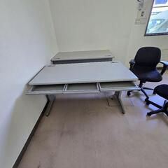 オフィス用デスク 椅子サービスですの画像