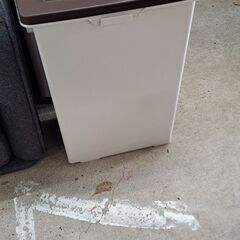 【リサイクルショップどりーむ天保山店】No.4017　ゴミ箱　45ℓ　ペダル付き🎵　オススメ商品🎵の画像