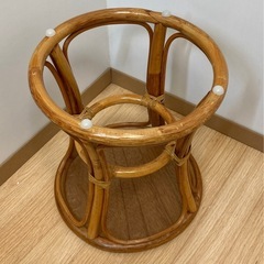 ラタン製スツールの画像