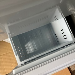 2025年製　ヤマダオリジナル 冷蔵庫 179L 右開き 2ドア 幅48.6cm 一人暮し向け 耐熱トップテーブル の画像