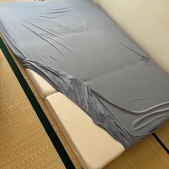 ニトリ　三つ折りマットレス　セミダブルの画像