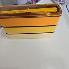 お弁当箱の画像