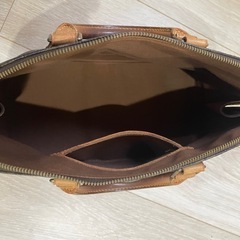 VUITTON アルマ　モノグラム　バッグ
の画像