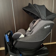 Aprica チャイルドシート の画像