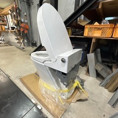 リクシルウォッシュレット付きトイレの画像