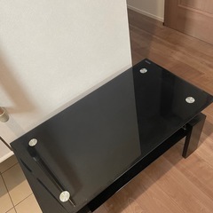 ガラステーブルの画像