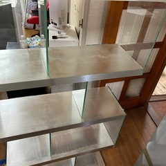 ガラス飾り棚
の画像