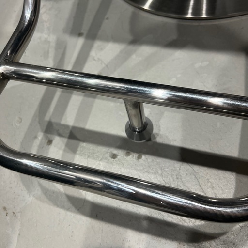 《今年6月購入ほぼ新品未使用》美容室専用椅子