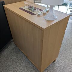 ジモティー見た！で5%OFF【チェスト】タンス 収納家具 箪笥 たんす 4段チェスト ローチェスト 木製 脚付き：ナチュラルの画像