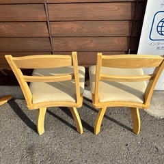 ニトリ ダイニングテーブル イス2脚セットの画像