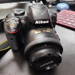 【少し値下げしました】NIKON D3300 一眼レフ ボディ＋単焦点1本（NIKKOR 35mm）の画像