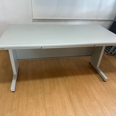 オフィス家具　机の画像
