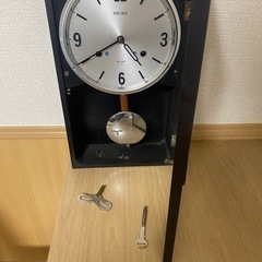 ゼンマイ振り子式、掛け時計　ビンテージ品　実働の画像