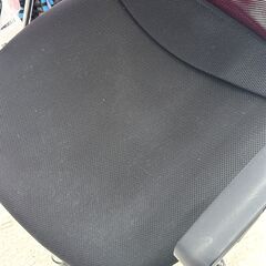 店頭引き渡し 中古 オフィスチェア ブラック パープル 椅子 家具 Aの画像
