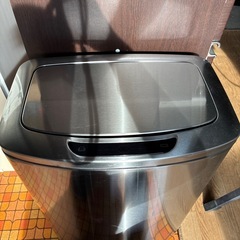 センサー式ゴミ箱の画像