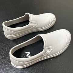 スニーカーに見える　長靴の画像