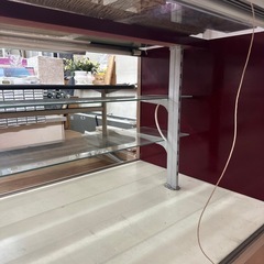 キャスター・蛍光灯付き商品展示棚です。 の画像