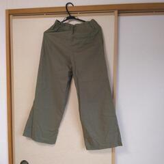 ユニクロ　レディース　ワイドパンツ　カーキ色　サイズSの画像