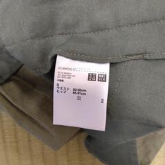 ユニクロ　レディース　ワイドパンツ　カーキ色　サイズSの画像