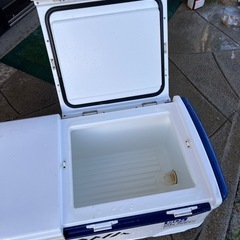 ダイワ　50Lクーラーボックスの画像