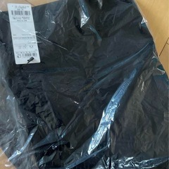 any FAM 洗濯機可】黒　Vネック 半袖シャツ　新品未使用の画像