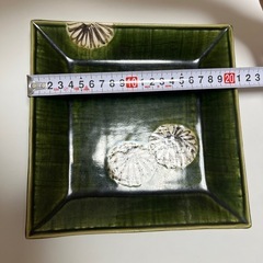 お皿の画像